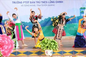 Học sinh trường Phổ thông dân tộc Bán trú THCS Lũng Chinh, xã Sủng Máng, tỉnh Tuyên Quang. Ảnh: ĐỖ TRUNG