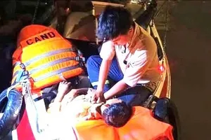 Đồng Nai: Cứu sống người đàn ông nhảy cầu Hóa An trong đêm