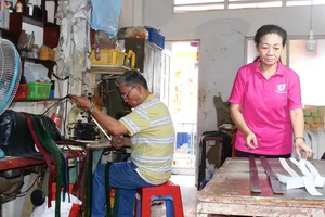 Bà Nguyễn Thị Thanh Thủy luôn đồng hành với chồng, là thương binh hạng 2/4 phát triển kinh tế, chăm lo gia đình