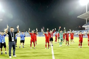 Việt Nam - Campuchia 3-1: Việt Nam và Singapore vào vòng bán kết