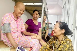 Cánh nhạn mang yêu thương