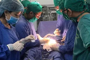 Phát hiện vòng tránh thai trong bàng quang