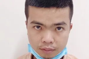 Dọa tung clip khỏa thân để quan hệ tình dục và tống tiền bạn gái                                                                                          