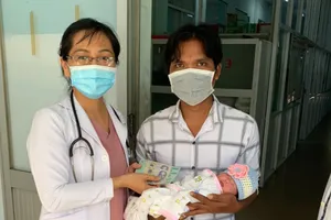 Kịp thời cứu sống bé sơ sinh khi người mẹ mắc Covid-19 tử vong