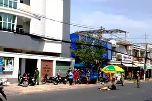 Điều tra vụ nhân viên bảo vệ CDC Tiền Giang rơi lầu