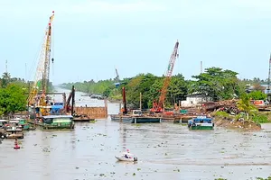 Tiền Giang: Tạm dừng phương tiện thủy lưu thông từ sông Tiền vào kênh Nguyễn Tấn Thành