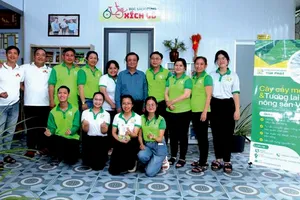 Phó Chủ tịch Quốc hội Lê Minh Hoan gặp gỡ, đối thoại với thanh niên nông thôn ở Đồng Tháp