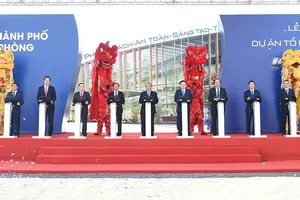 Thủ tướng Nguyễn Xuân Phúc tham dự lễ khởi công tổ hợp sản xuất ô tô - xe máy tại Hải Phòng