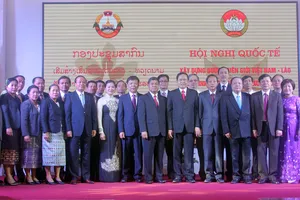 Các đại biểu giao lưu đoàn kết