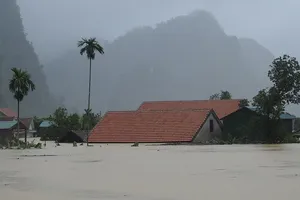 Lũ lớn vượt đỉnh năm 2016 ở Tân Hóa.