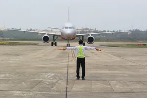 Cảng hàng không Đồng Hới được nâng cấp theo mã tiêu chuẩn của tổ chức hàng không dân dụng quốc tế ICAO, cấp 4C và sân bay quân sự cấp II