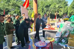 Tưởng niệm 50 năm ngày mất của 16 TNXP tại bến phà Long Đại