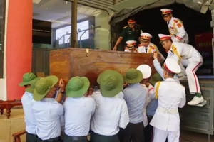 Đưa 19 hài cốt liệt sĩ về nước