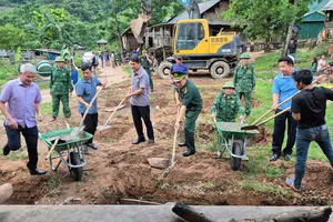 Biên phòng Quảng Bình đồng loạt khởi công xóa nhà tạm cho đồng bào biên giới