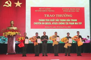 Quảng Trị: Khen thưởng Bộ đội Biên phòng triệt phá đường dây vận chuyển gần 300kg ma tuý
