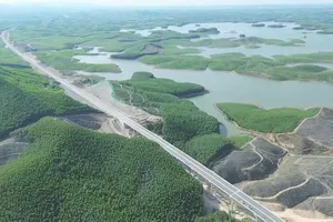 Hà Tĩnh, Quảng Trị đồng loạt khởi công, khánh thành các dự án trọng điểm