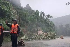 Bão số 6 suy yếu trên đất Lào, nhiều nơi vẫn chìm trong mưa lớn