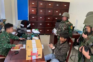 Bắt giữ vụ vận chuyển 12.000 viên ma túy qua biên giới