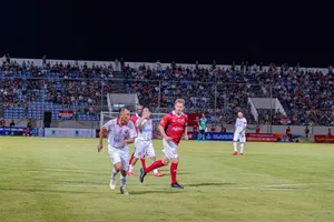 Trận đấu diễn ra trên sân vận động Hòa Xuân