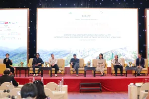 Các chuyên gia, nhà làm phim trao đổi tại hội thảo