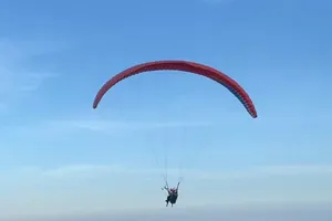 Tạm dừng hoạt động nhảy dù tại bán đảo Sơn Trà