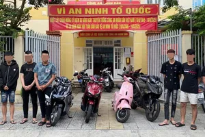 Thiếu niên 16 tuổi vô cớ bị nhóm côn đồ đánh mù mắt