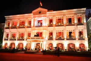 Hơn 20 ô cửa tòa nhà Bảo tàng Đà Nẵng được chọn làm sân khấu biểu diễn