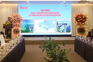 TS-KTS Tô Văn Hùng, Chủ tịch Hội Kiến trúc sư Đà Nẵng phát biểu tại tọa đàm