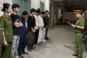 Các đối tượng tại cơ quan điều tra. Ảnh: CACC