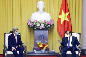 國家主席阮春福接見美國總統特使克里。