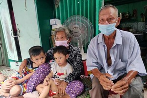 陳氏二與丈夫及兩個孫兒。