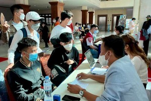 勞動者參加就業交易平台活動。