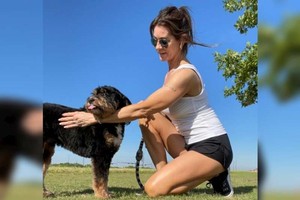 拉特克自己亦喜愛健身。