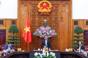 政府總理范明政主持會議。 