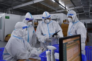 專家建議，新冠肺炎疫情已受控，應該逐步把其視為一種常見疾病。