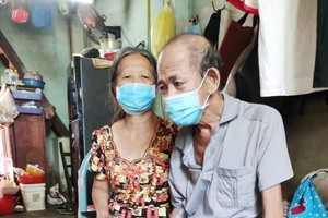 吳美嬌要辭去工作照顧病重的丈夫。