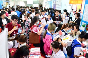 在勞動市場的“招才”競爭也激烈異常，正很需要招聘會華語的應徵者。