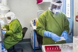 世衛正在幫助各國提高對新冠病毒的檢測能力。