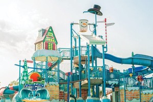 “The Amazing Bay－－奇妙灣”超級水上公園。