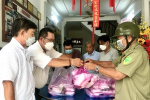 雙龍慈善組發慈善飯盒