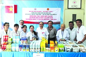 第 五 郡東醫會為 200 多名新冠病患康復者義診