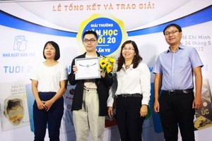 第七次 20 載文學獎　一等獎再度空缺