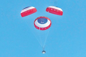 「星際客機」成功返回地球。 美聯社