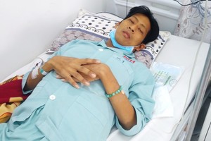 胡志成在市血學輸血醫院留醫期間。