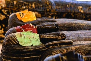 埃及出土250具2500多年前彩繪木棺