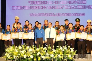 254 名遵循胡伯伯教導青年獲表彰