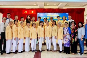 長青文藝俱樂部發揮民族文藝特色