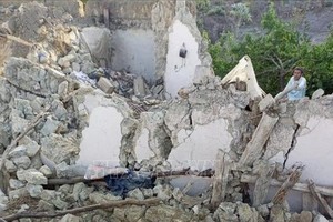 地震發生後倒塌的泥屋。
