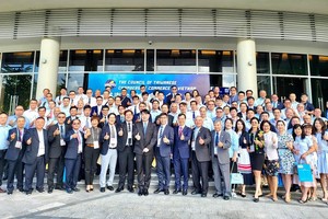 參與台商總會理監事聯席會議者留影。