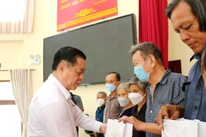 中央宣教部部長關照優撫家庭